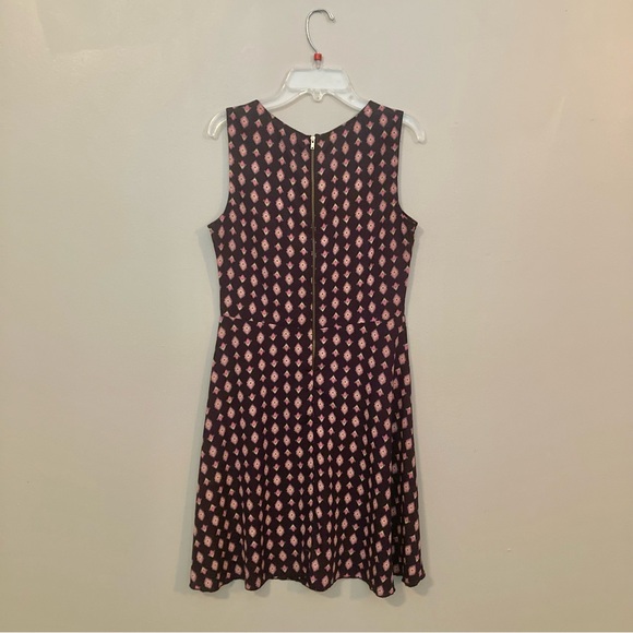 4/$10 - dELiA*s Geometric Print Sleeveless Fit-and-Flare Dress - Navy & Pink - Picture 5 of 8